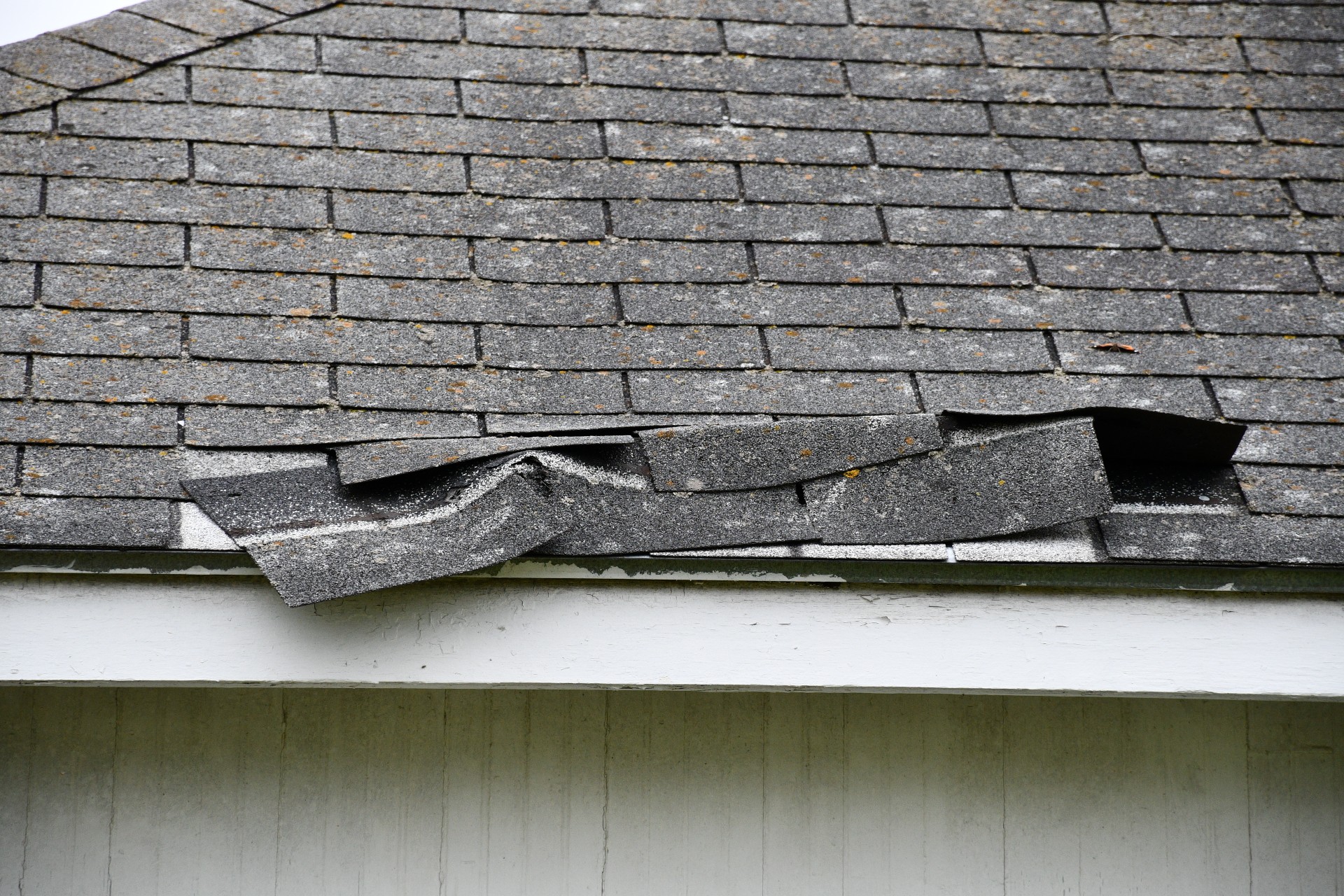 When to Replace an Asphalt Shingle Roofing